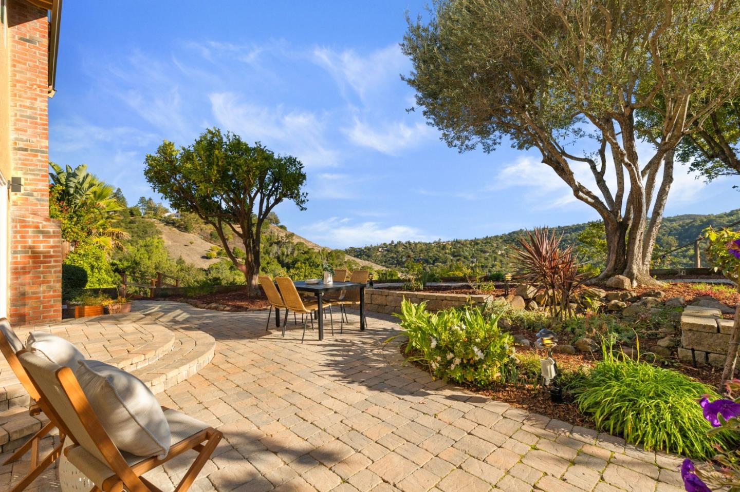 Detail Gallery Image 36 of 46 For 3470 La Mesa Dr, San Carlos,  CA 94070 - 6 Beds | 3 Baths