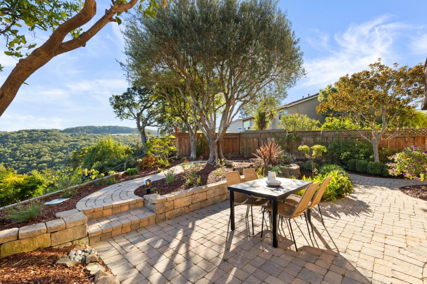 Detail Gallery Image 37 of 46 For 3470 La Mesa Dr, San Carlos,  CA 94070 - 6 Beds | 3 Baths