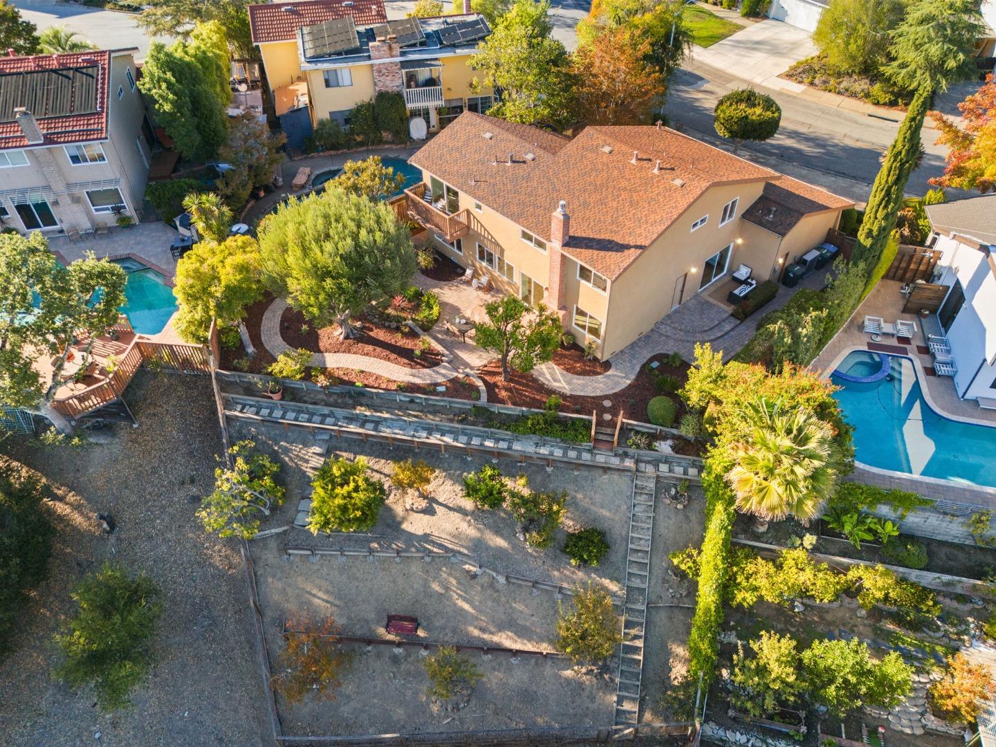 Detail Gallery Image 40 of 46 For 3470 La Mesa Dr, San Carlos,  CA 94070 - 6 Beds | 3 Baths