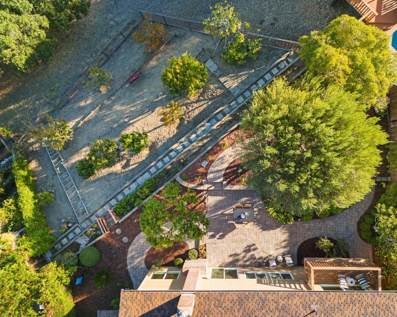 Detail Gallery Image 41 of 46 For 3470 La Mesa Dr, San Carlos,  CA 94070 - 6 Beds | 3 Baths