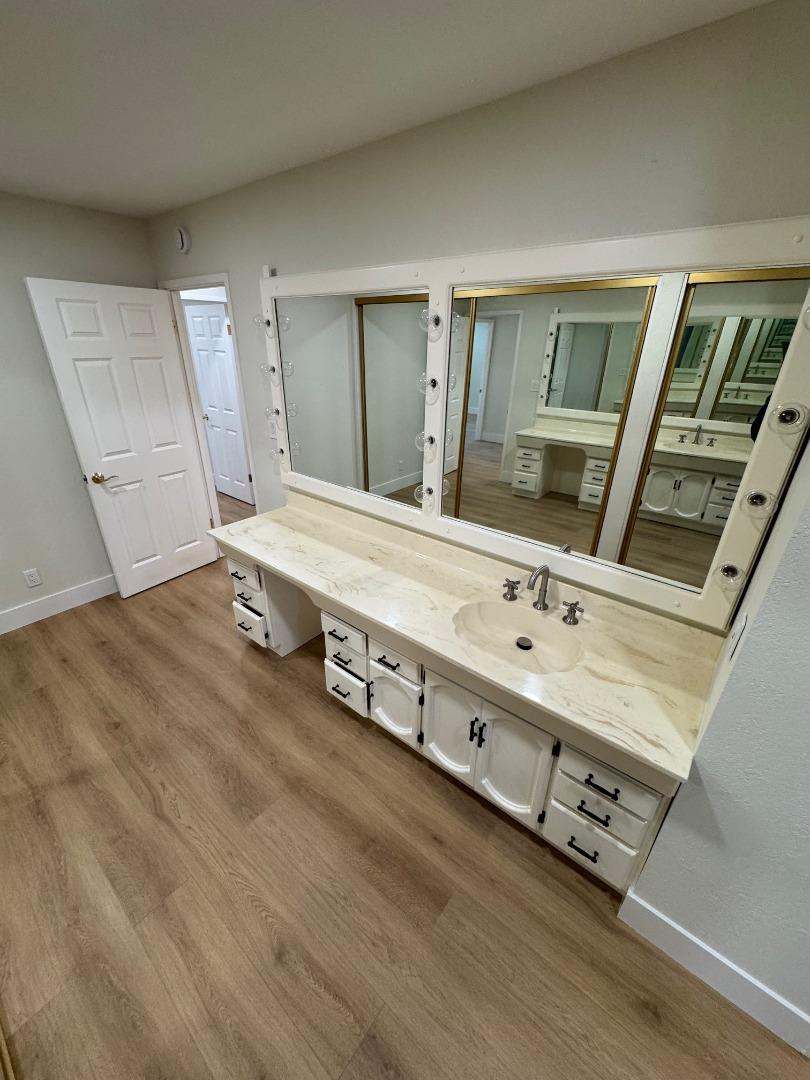 Detail Gallery Image 3 of 12 For 1543 Willowbrook Dr, San Jose,  CA 95118 - 4 Beds | 2/1 Baths