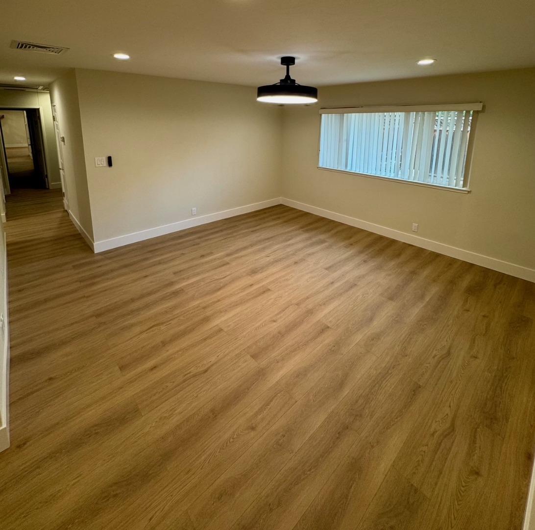 Detail Gallery Image 5 of 12 For 1543 Willowbrook Dr, San Jose,  CA 95118 - 4 Beds | 2/1 Baths