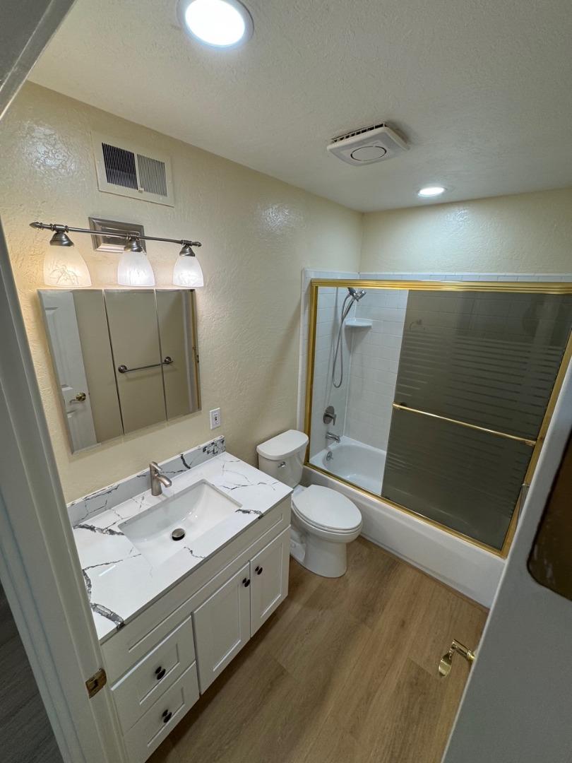 Detail Gallery Image 9 of 12 For 1543 Willowbrook Dr, San Jose,  CA 95118 - 4 Beds | 2/1 Baths