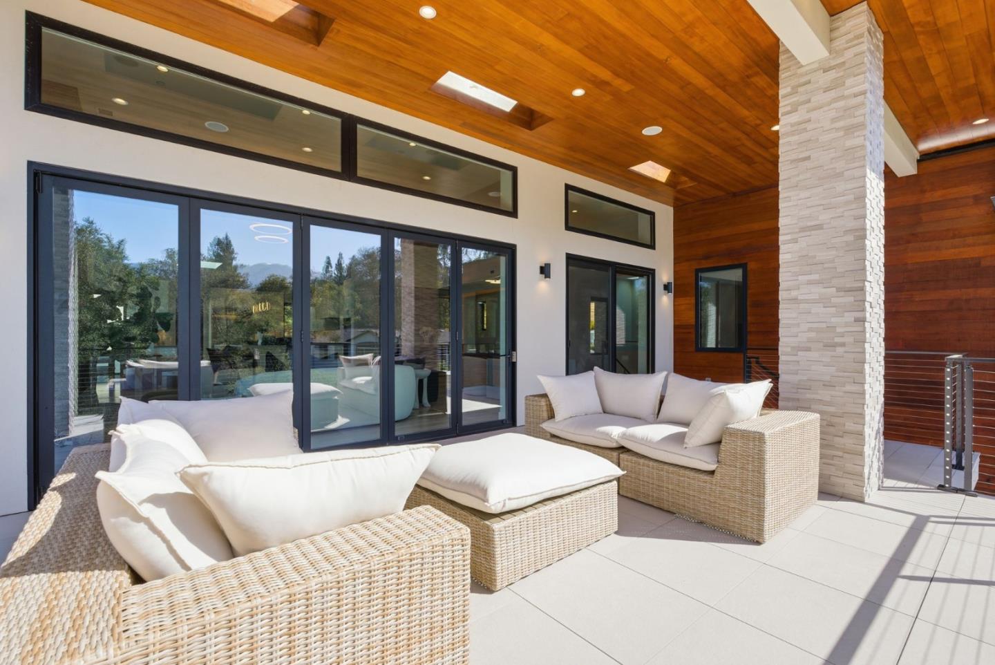 Detail Gallery Image 25 of 62 For 1669 Whitham Ave, Los Altos,  CA 94024 - 5 Beds | 5/1 Baths