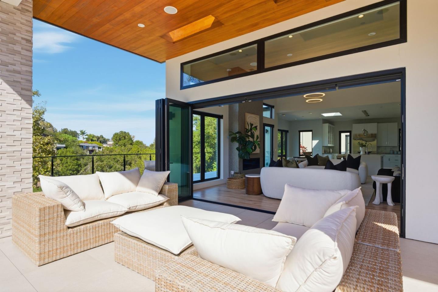 Detail Gallery Image 27 of 62 For 1669 Whitham Ave, Los Altos,  CA 94024 - 5 Beds | 5/1 Baths