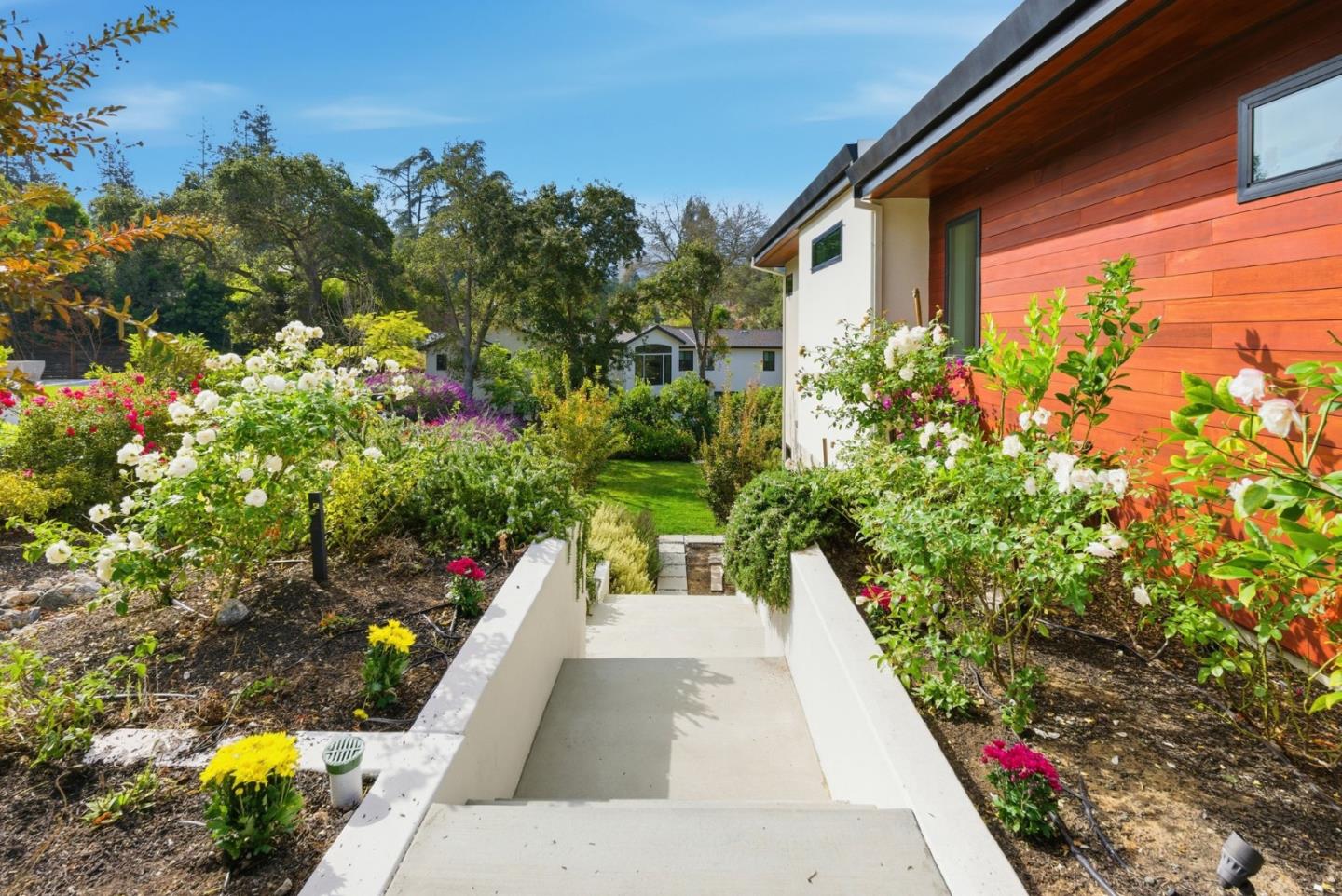 Detail Gallery Image 9 of 62 For 1669 Whitham Ave, Los Altos,  CA 94024 - 5 Beds | 5/1 Baths