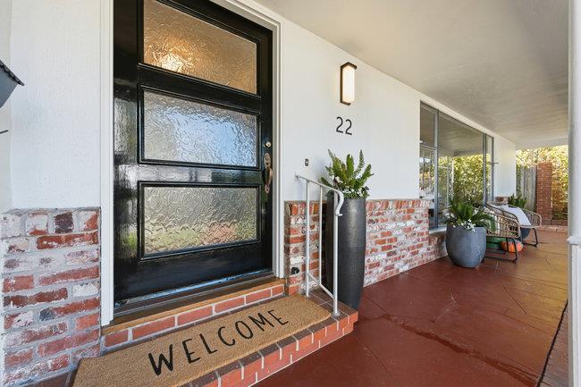 Detail Gallery Image 4 of 48 For 22 Pinecrest Ter, San Mateo,  CA 94402 - 4 Beds | 3 Baths