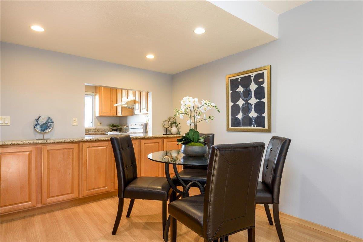Detail Gallery Image 11 of 26 For 1296 Riesling Ter, Sunnyvale,  CA 94087 - 2 Beds | 1/1 Baths
