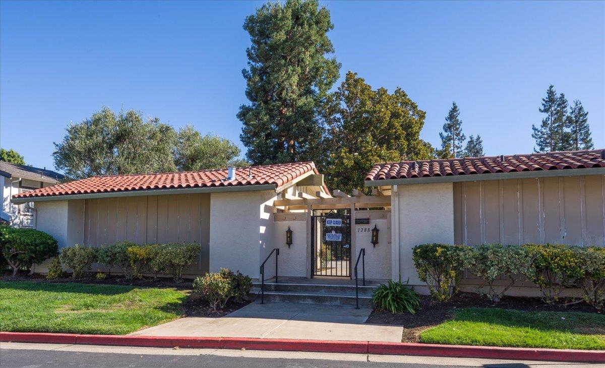 Detail Gallery Image 22 of 26 For 1296 Riesling Ter, Sunnyvale,  CA 94087 - 2 Beds | 1/1 Baths