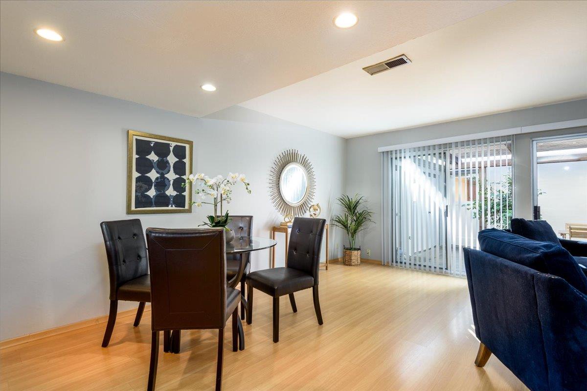 Detail Gallery Image 4 of 26 For 1296 Riesling Ter, Sunnyvale,  CA 94087 - 2 Beds | 1/1 Baths