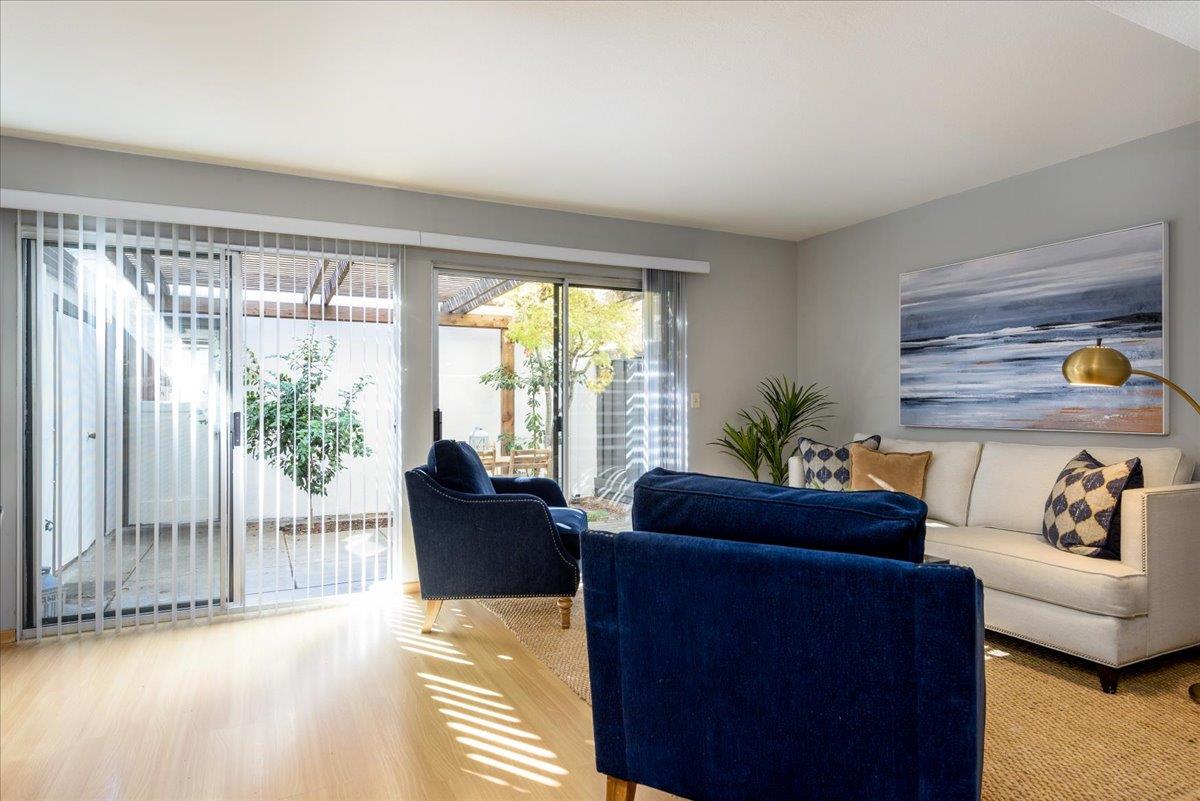 Detail Gallery Image 5 of 26 For 1296 Riesling Ter, Sunnyvale,  CA 94087 - 2 Beds | 1/1 Baths