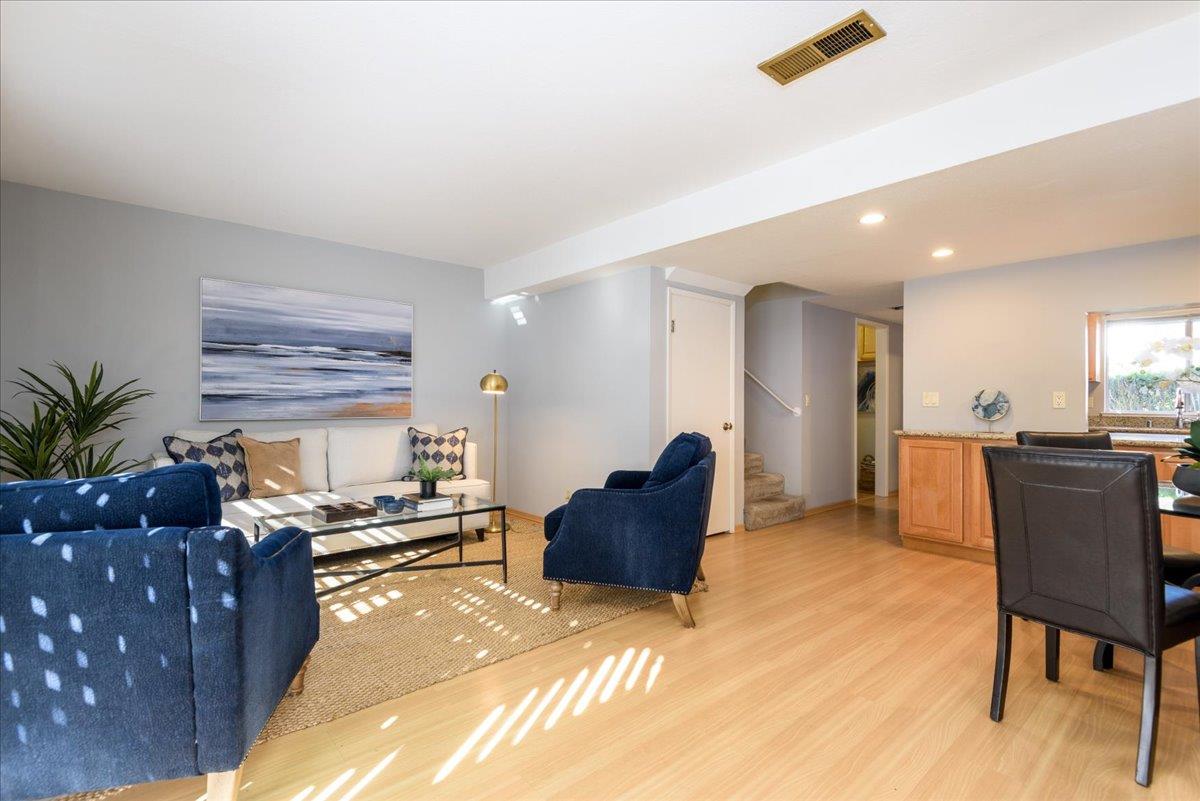 Detail Gallery Image 7 of 26 For 1296 Riesling Ter, Sunnyvale,  CA 94087 - 2 Beds | 1/1 Baths