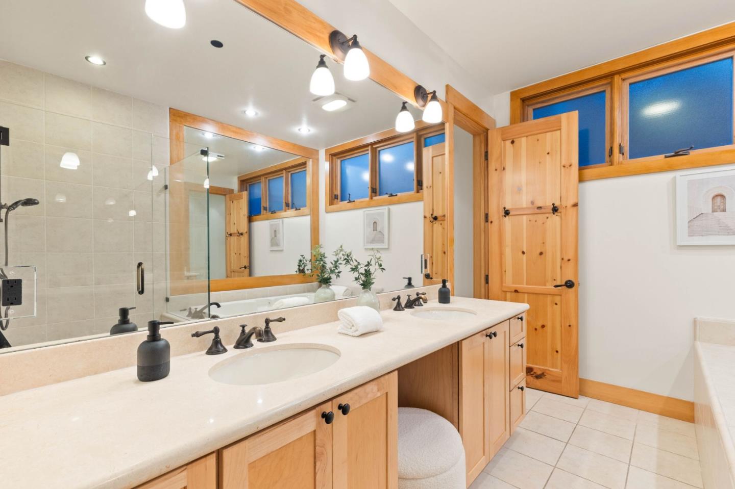 Detail Gallery Image 20 of 32 For 10 Winding Way, San Carlos,  CA 94070 - 4 Beds | 3 Baths