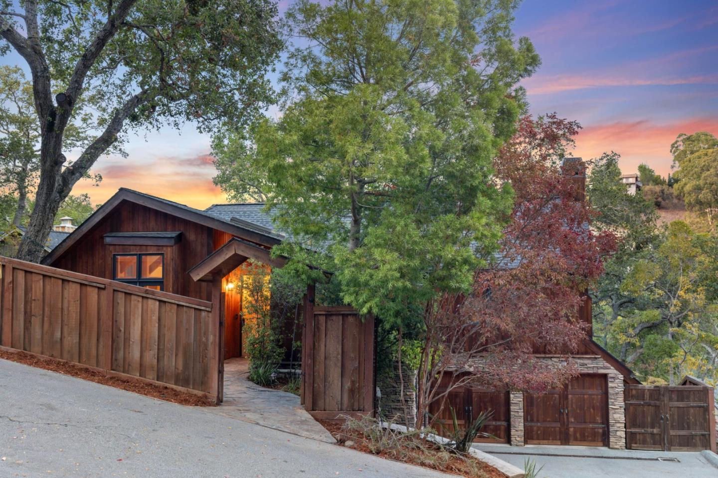 Detail Gallery Image 3 of 32 For 10 Winding Way, San Carlos,  CA 94070 - 4 Beds | 3 Baths