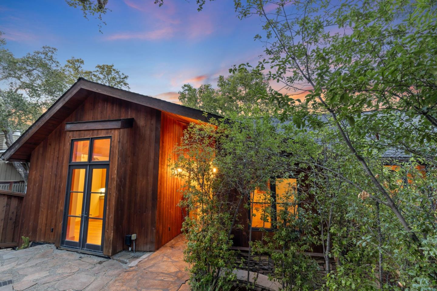 Detail Gallery Image 4 of 32 For 10 Winding Way, San Carlos,  CA 94070 - 4 Beds | 3 Baths