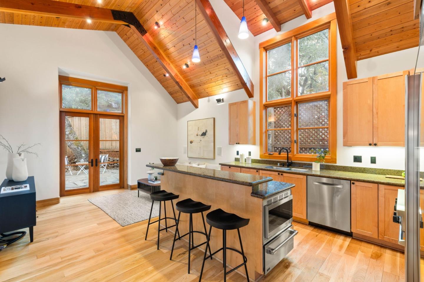 Detail Gallery Image 8 of 32 For 10 Winding Way, San Carlos,  CA 94070 - 4 Beds | 3 Baths