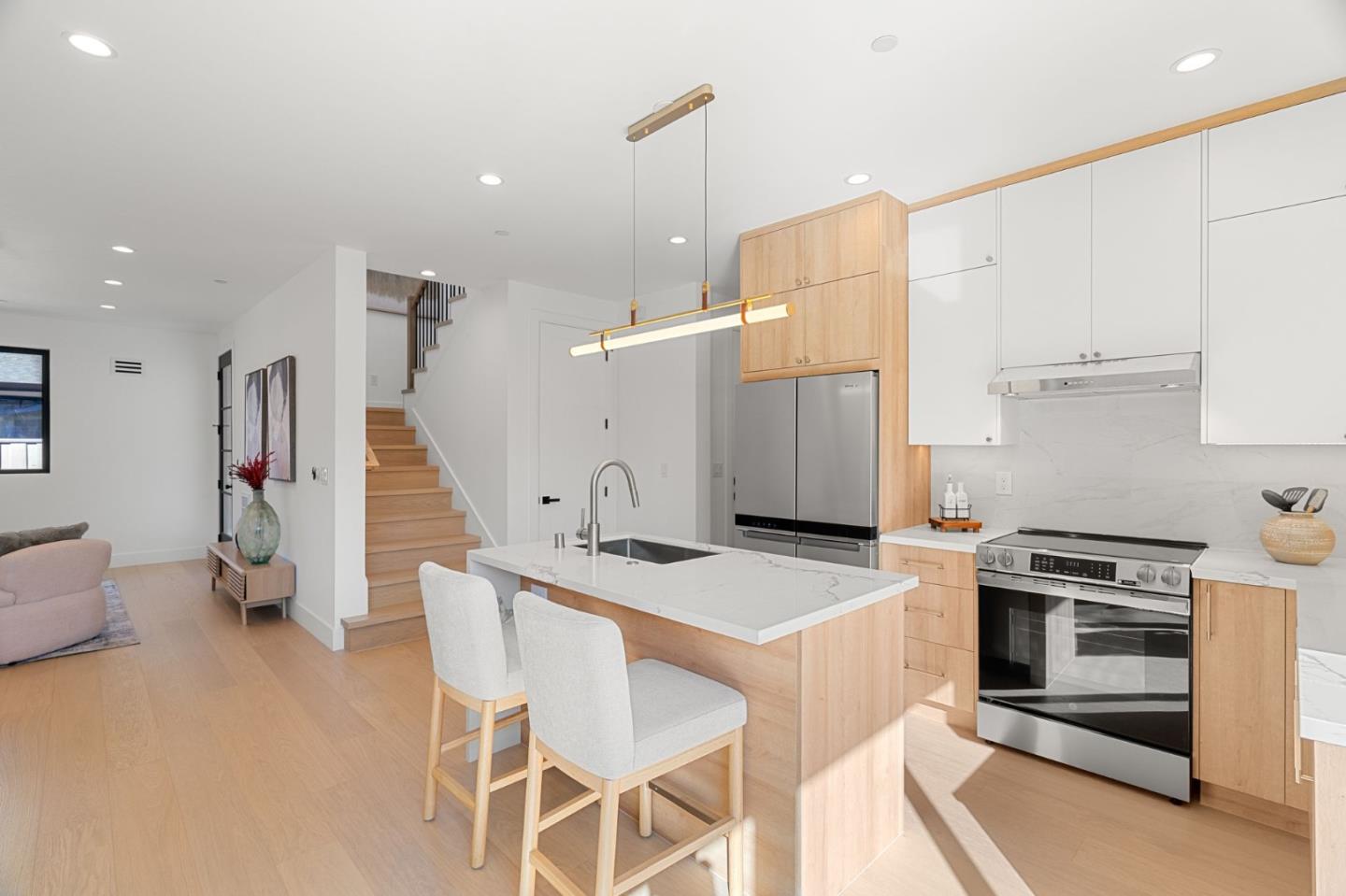 Detail Gallery Image 10 of 39 For 380 Lastreto Ave, Sunnyvale,  CA 94085 - 3 Beds | 2/1 Baths