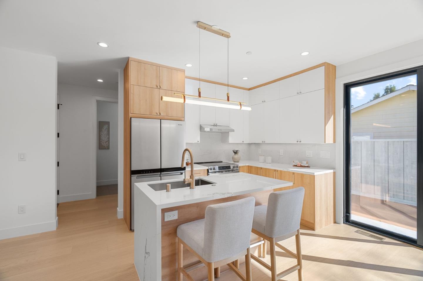 Detail Gallery Image 11 of 39 For 380 Lastreto Ave, Sunnyvale,  CA 94085 - 3 Beds | 2/1 Baths