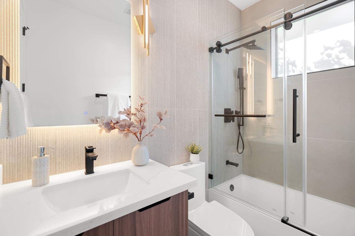 Detail Gallery Image 18 of 39 For 380 Lastreto Ave, Sunnyvale,  CA 94085 - 3 Beds | 2/1 Baths