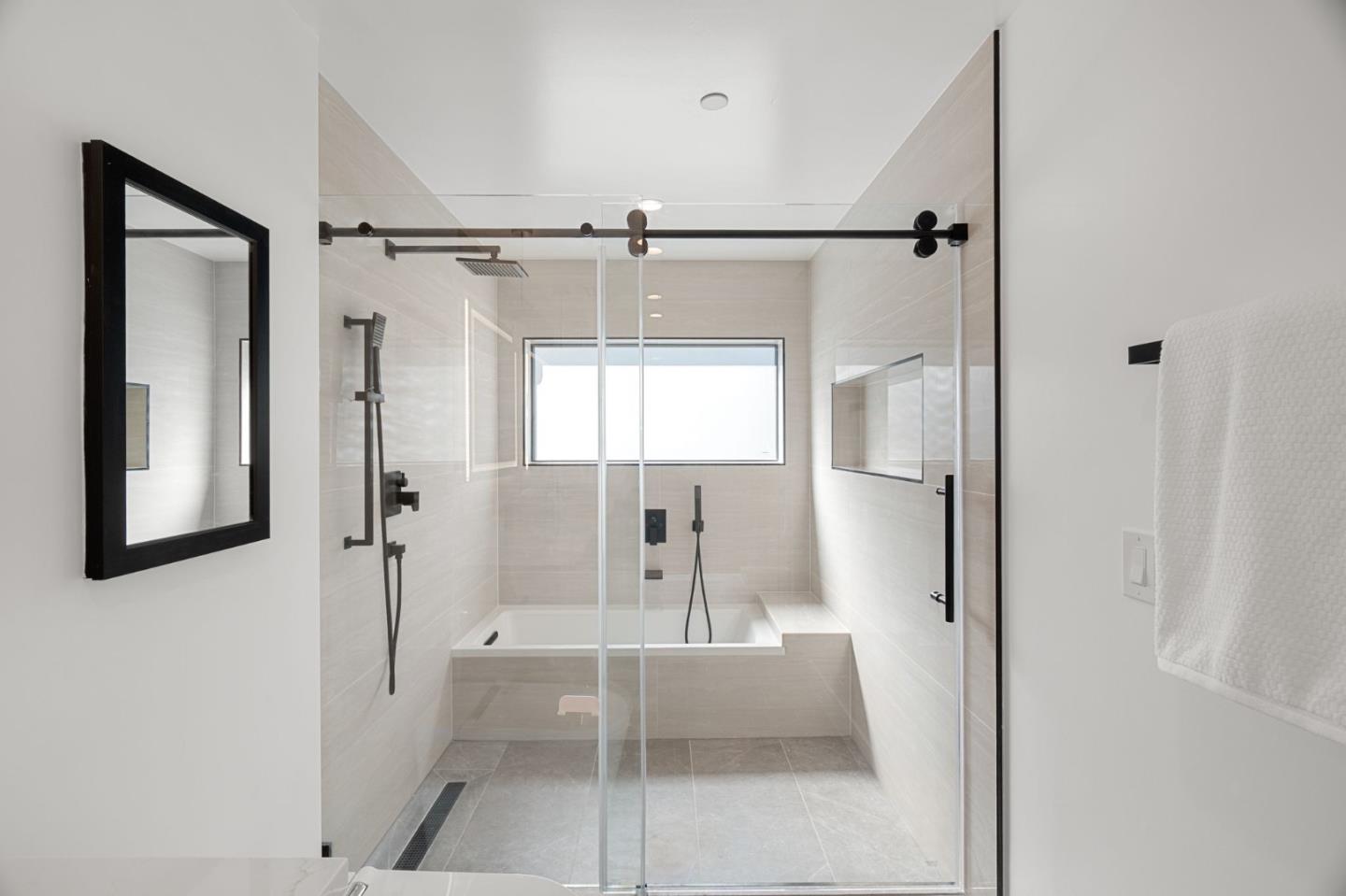 Detail Gallery Image 25 of 39 For 380 Lastreto Ave, Sunnyvale,  CA 94085 - 3 Beds | 2/1 Baths