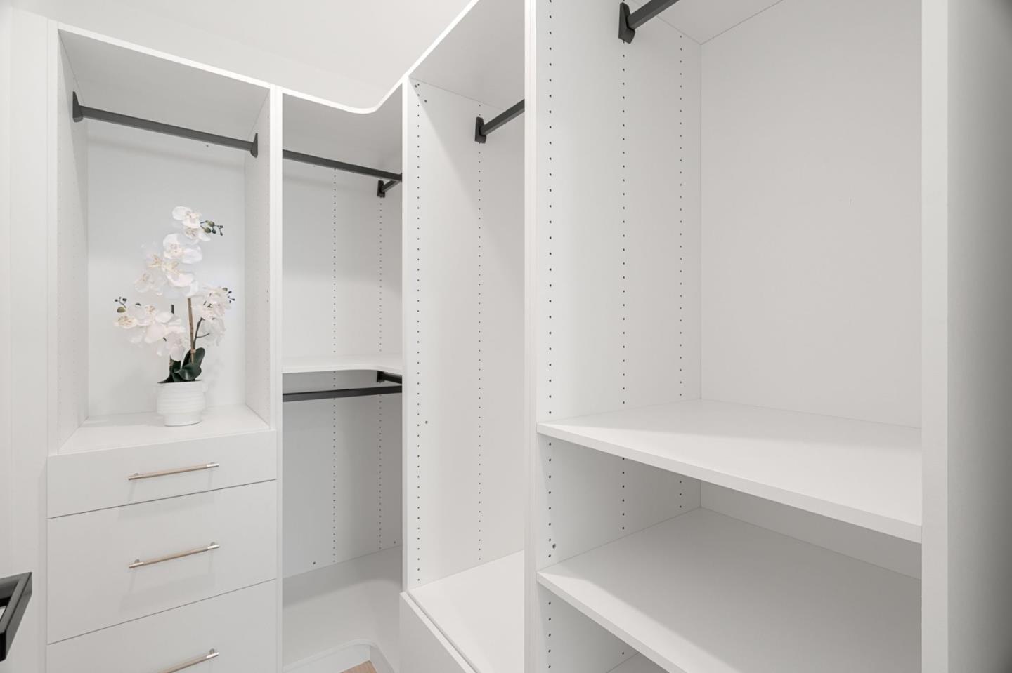 Detail Gallery Image 26 of 39 For 380 Lastreto Ave, Sunnyvale,  CA 94085 - 3 Beds | 2/1 Baths