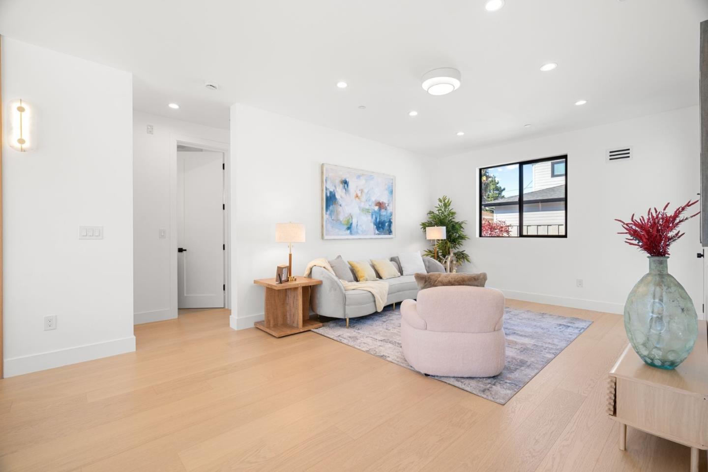 Detail Gallery Image 4 of 39 For 380 Lastreto Ave, Sunnyvale,  CA 94085 - 3 Beds | 2/1 Baths