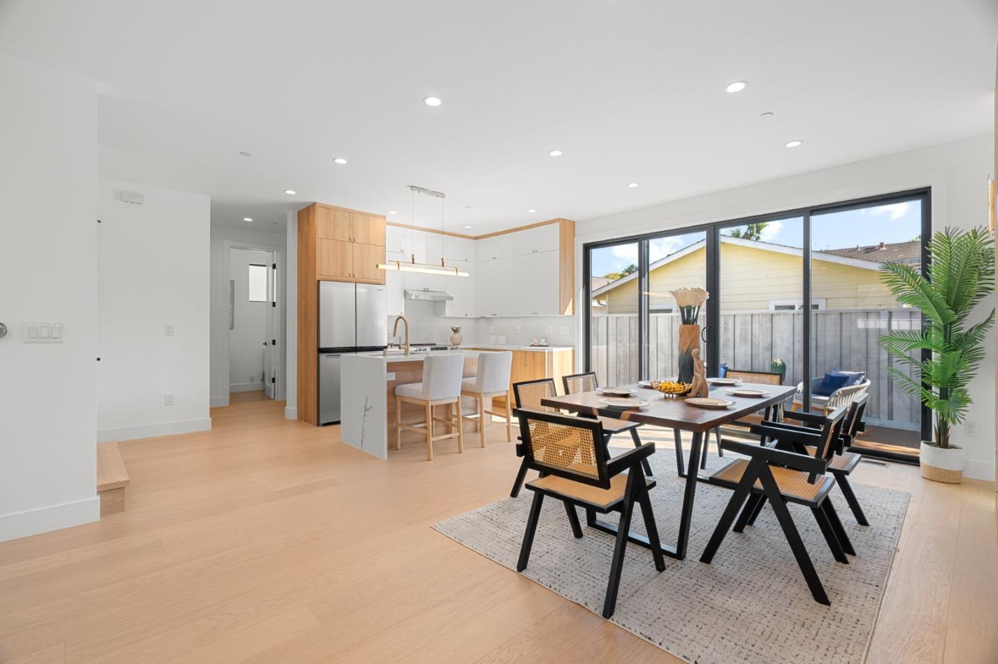 Detail Gallery Image 7 of 39 For 380 Lastreto Ave, Sunnyvale,  CA 94085 - 3 Beds | 2/1 Baths