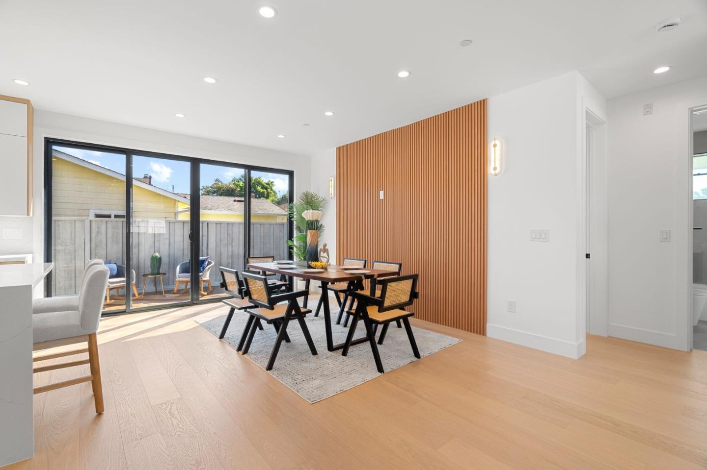 Detail Gallery Image 8 of 39 For 380 Lastreto Ave, Sunnyvale,  CA 94085 - 3 Beds | 2/1 Baths