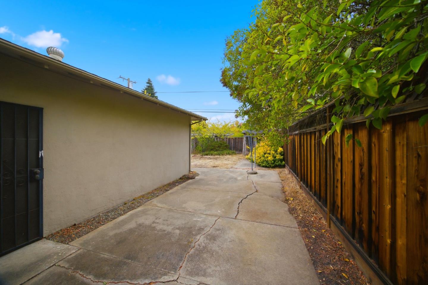 Detail Gallery Image 27 of 32 For 339 El Verano Ave, Palo Alto,  CA 94306 - 3 Beds | 2 Baths