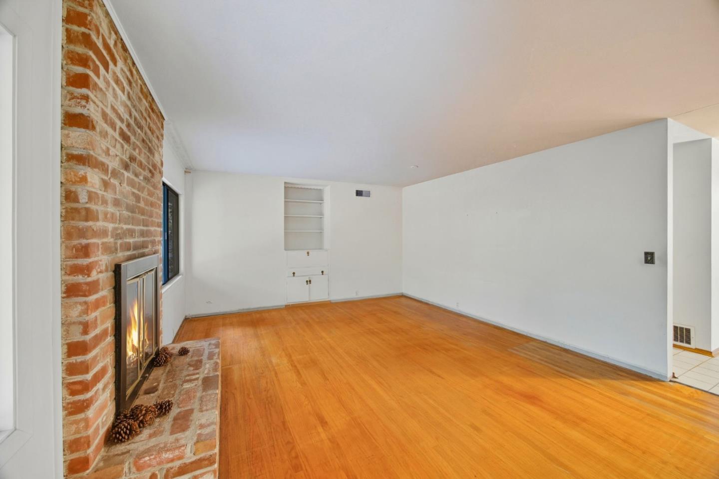 Detail Gallery Image 6 of 32 For 339 El Verano Ave, Palo Alto,  CA 94306 - 3 Beds | 2 Baths