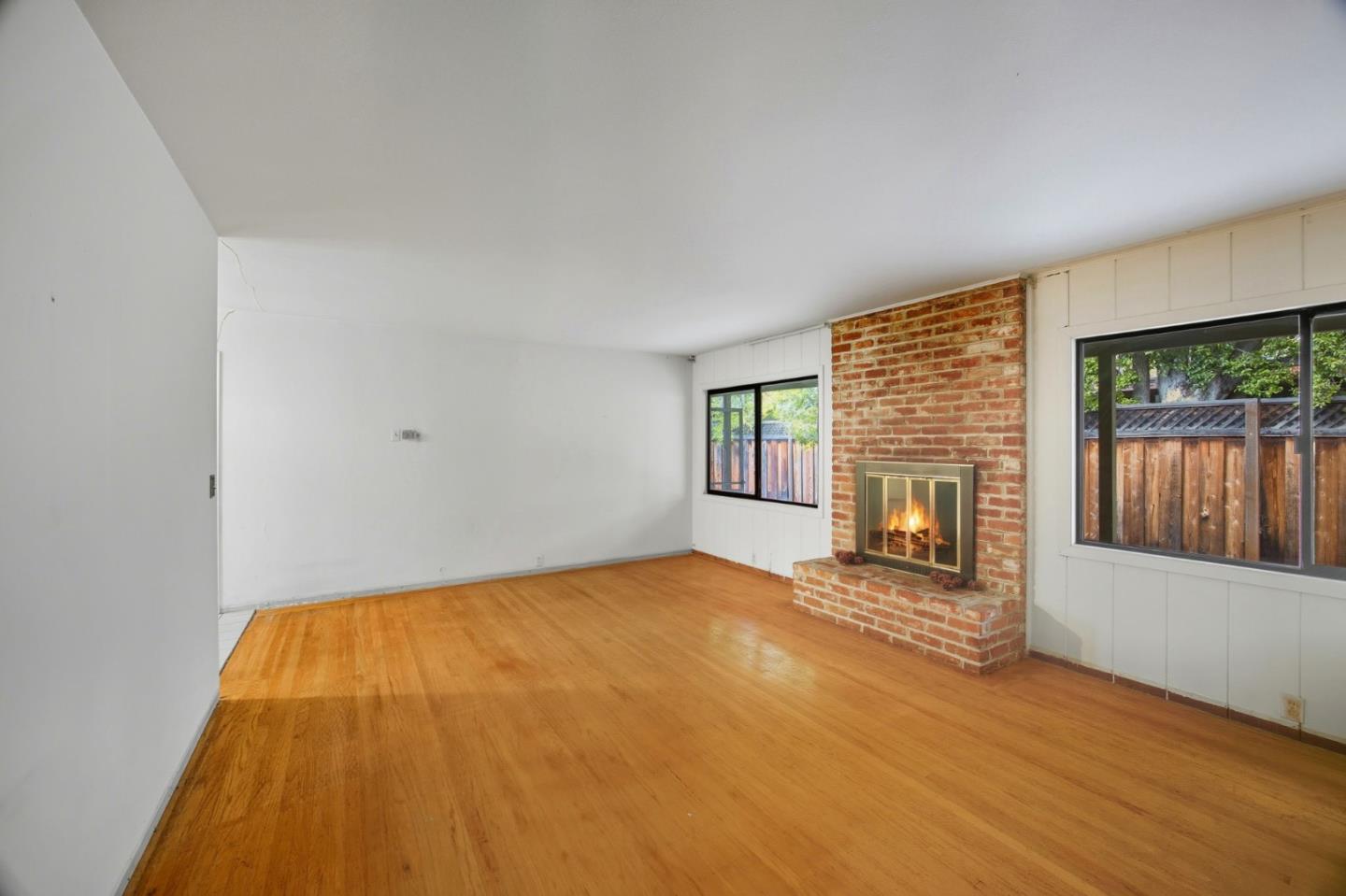 Detail Gallery Image 7 of 32 For 339 El Verano Ave, Palo Alto,  CA 94306 - 3 Beds | 2 Baths