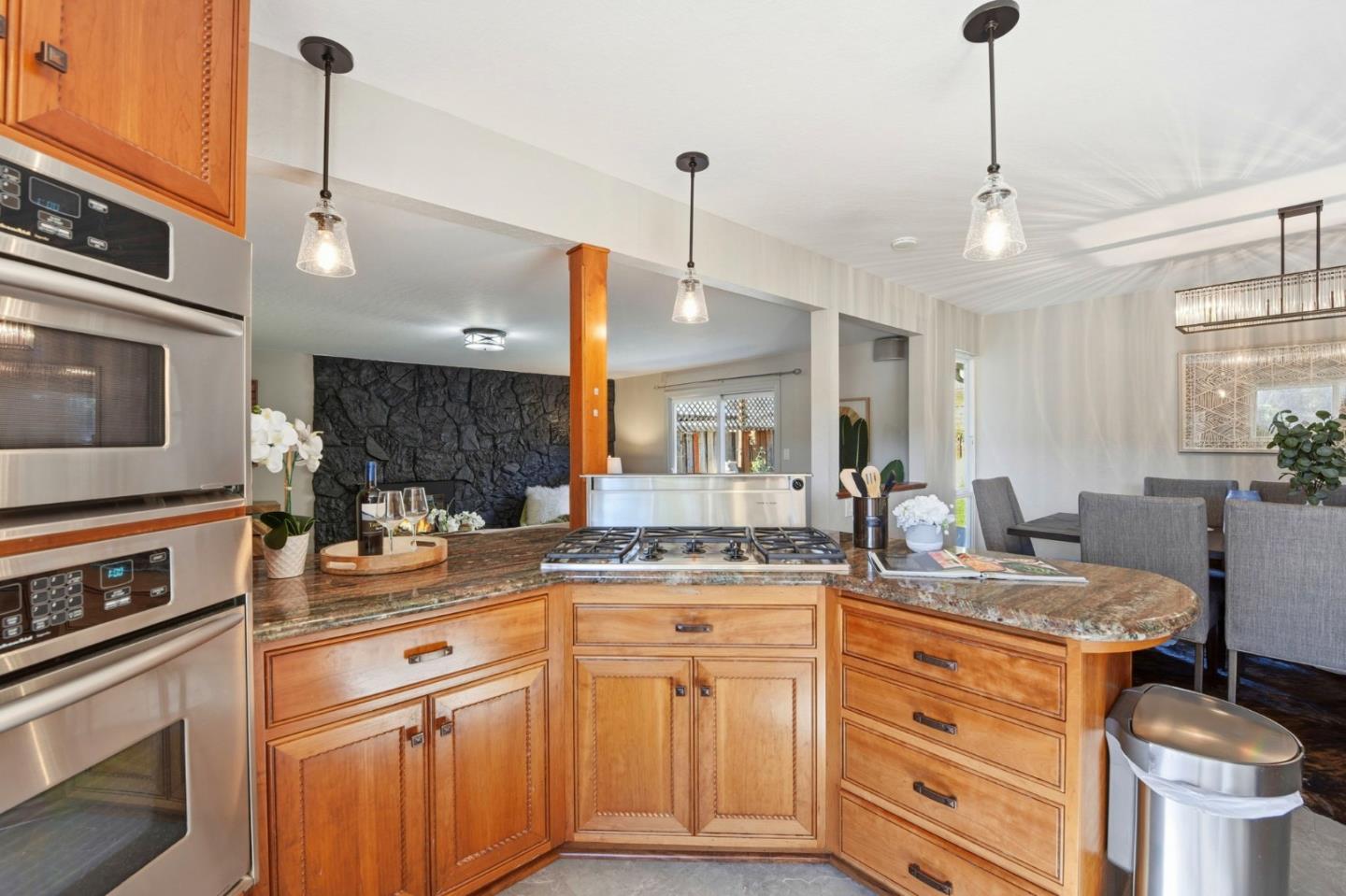 Detail Gallery Image 14 of 53 For 2232 Beckham Way, Hayward,  CA 94541 - 3 Beds | 2 Baths