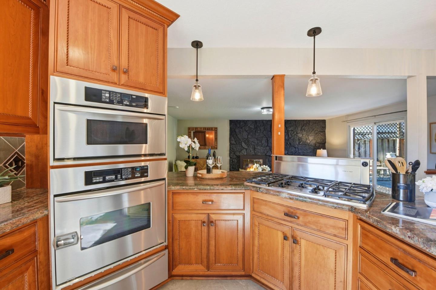 Detail Gallery Image 15 of 53 For 2232 Beckham Way, Hayward,  CA 94541 - 3 Beds | 2 Baths