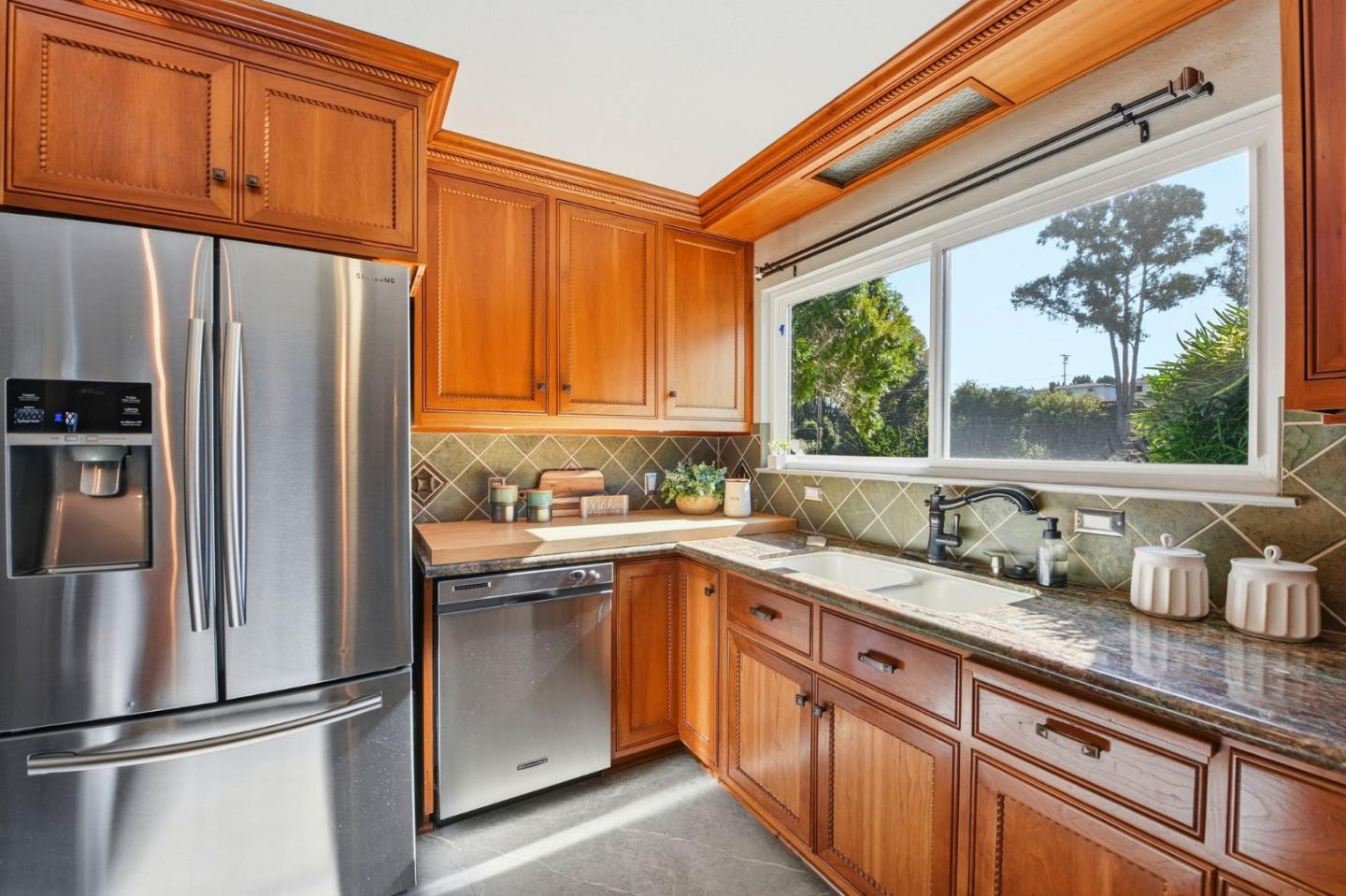 Detail Gallery Image 16 of 53 For 2232 Beckham Way, Hayward,  CA 94541 - 3 Beds | 2 Baths