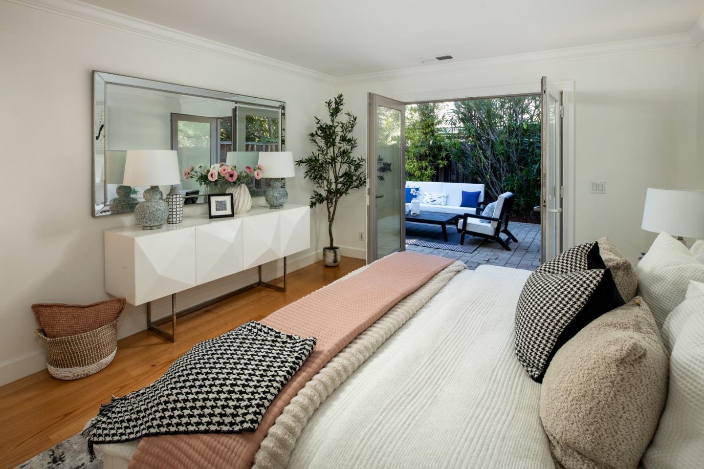 Detail Gallery Image 12 of 23 For 4005 Villa Vera, Palo Alto,  CA 94306 - 3 Beds | 2 Baths