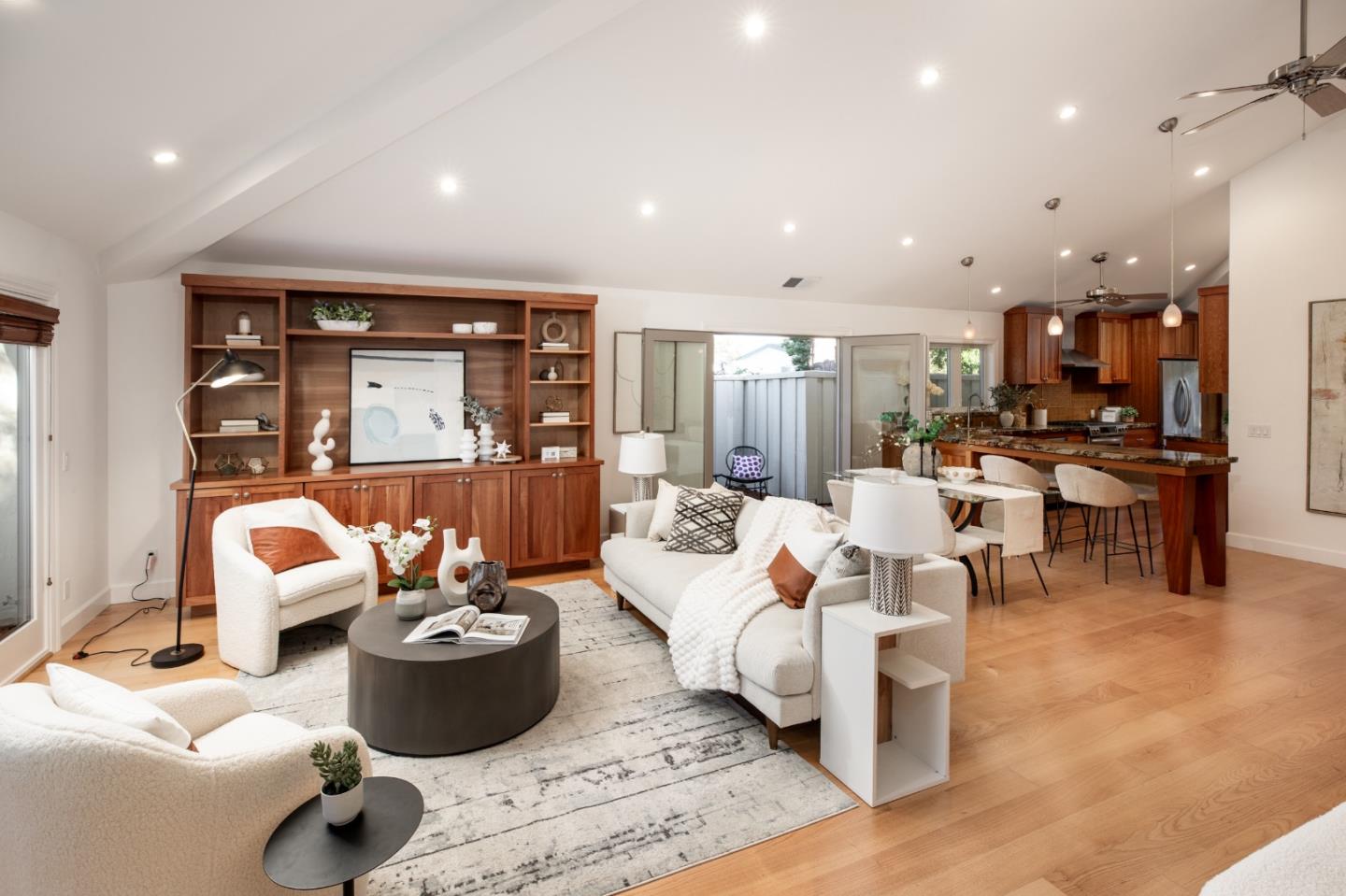 Detail Gallery Image 5 of 23 For 4005 Villa Vera, Palo Alto,  CA 94306 - 3 Beds | 2 Baths