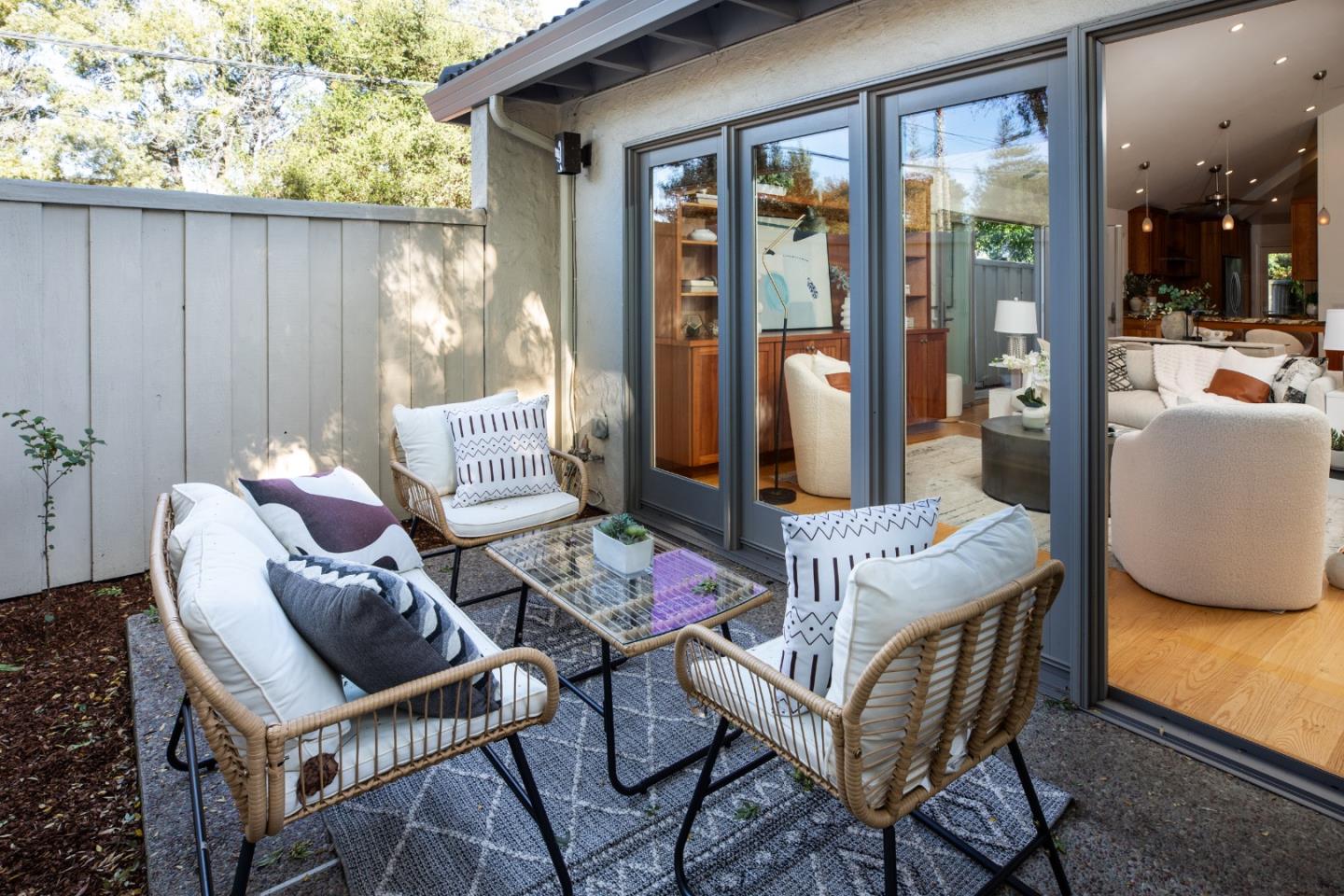 Detail Gallery Image 7 of 23 For 4005 Villa Vera, Palo Alto,  CA 94306 - 3 Beds | 2 Baths