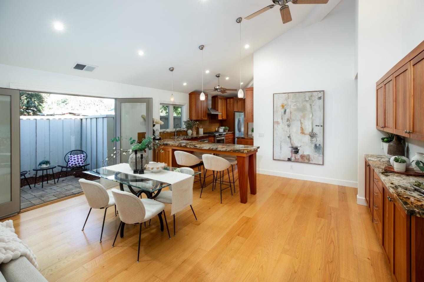 Detail Gallery Image 8 of 23 For 4005 Villa Vera, Palo Alto,  CA 94306 - 3 Beds | 2 Baths