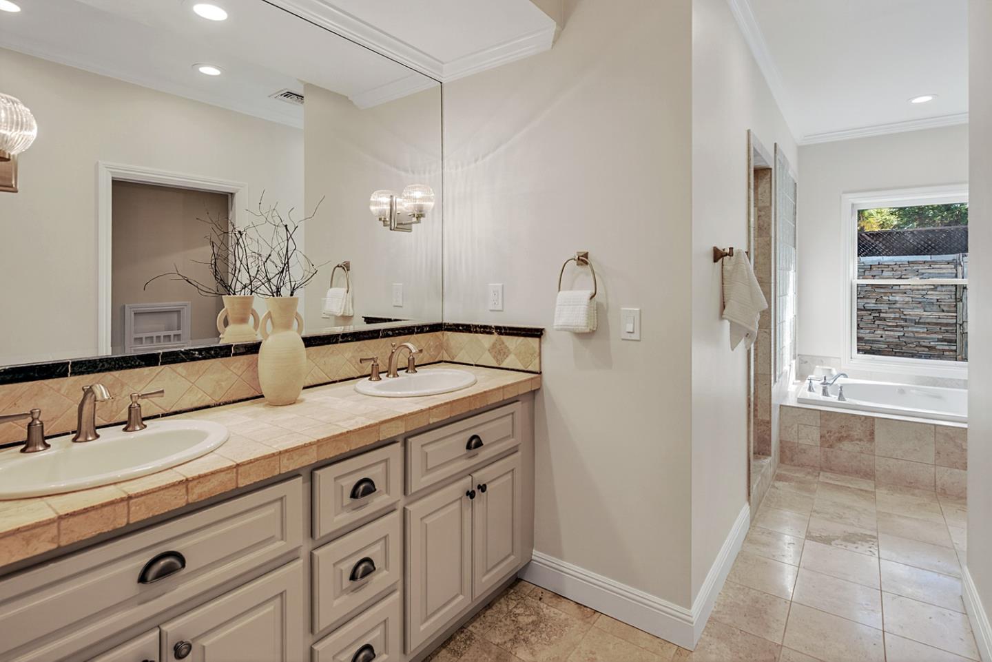 Detail Gallery Image 13 of 45 For 665 Belden Ct, Los Altos,  CA 94022 - 4 Beds | 2/1 Baths