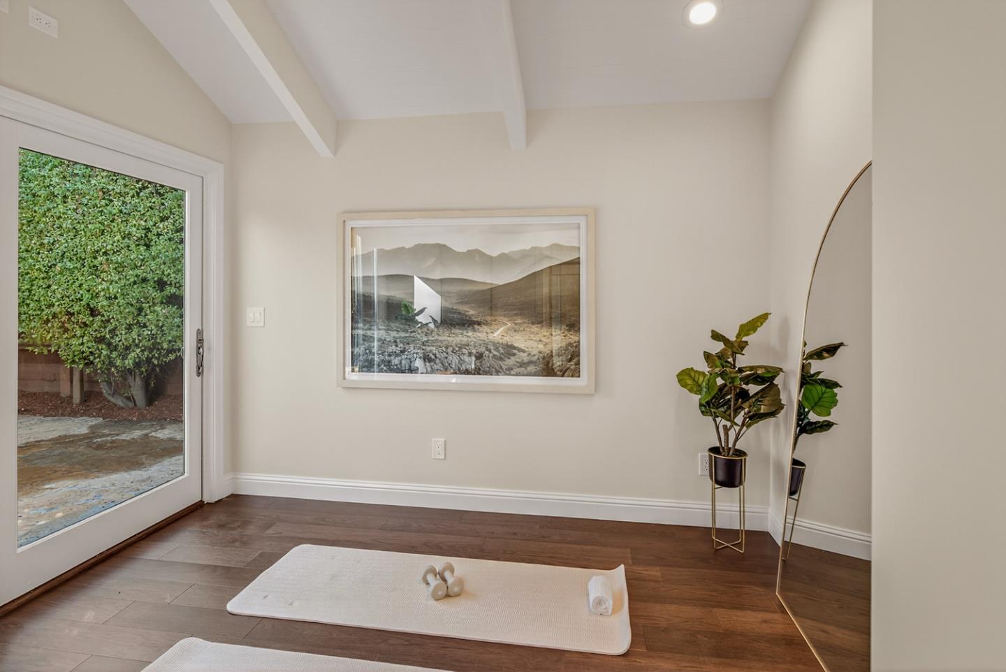 Detail Gallery Image 18 of 45 For 665 Belden Ct, Los Altos,  CA 94022 - 4 Beds | 2/1 Baths