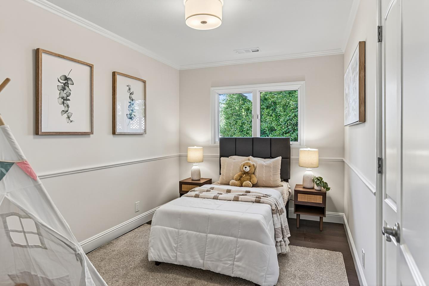 Detail Gallery Image 19 of 45 For 665 Belden Ct, Los Altos,  CA 94022 - 4 Beds | 2/1 Baths