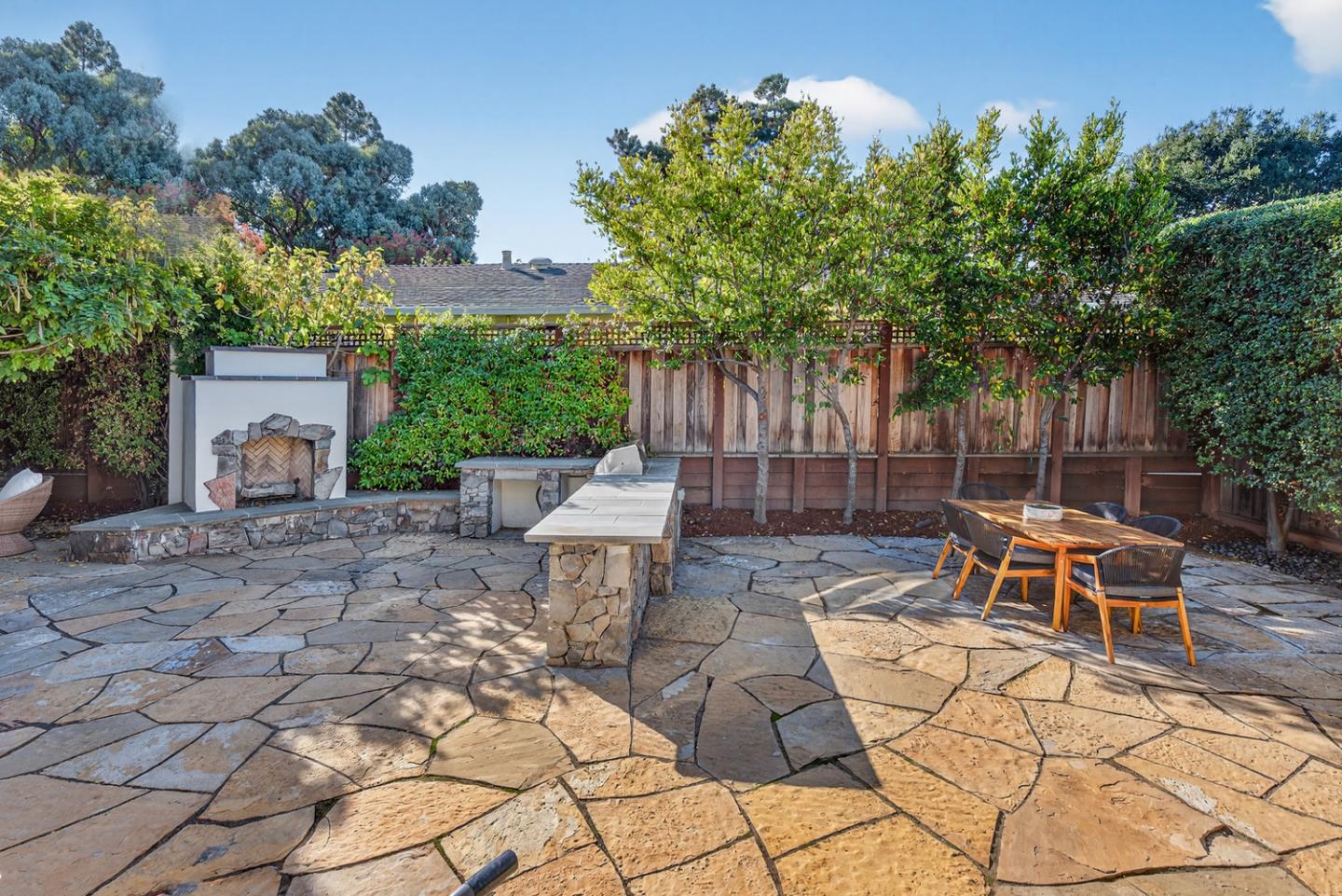 Detail Gallery Image 26 of 45 For 665 Belden Ct, Los Altos,  CA 94022 - 4 Beds | 2/1 Baths