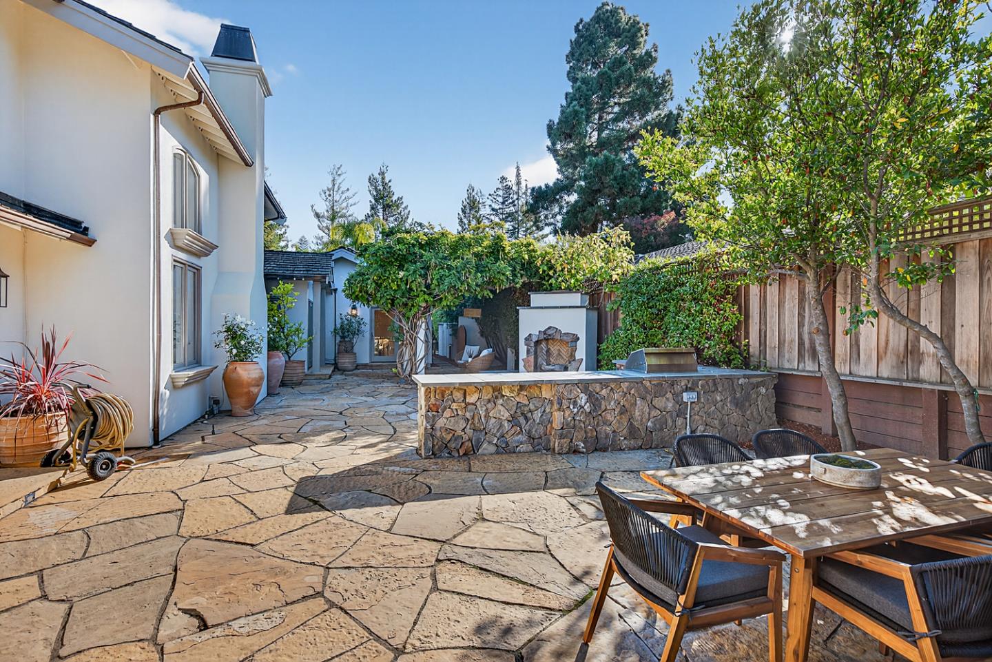 Detail Gallery Image 27 of 45 For 665 Belden Ct, Los Altos,  CA 94022 - 4 Beds | 2/1 Baths