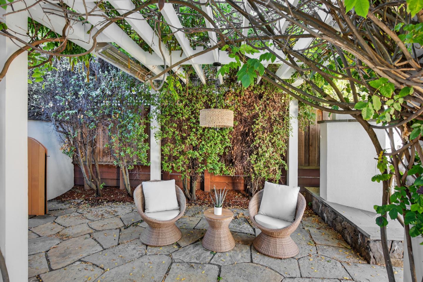 Detail Gallery Image 31 of 45 For 665 Belden Ct, Los Altos,  CA 94022 - 4 Beds | 2/1 Baths