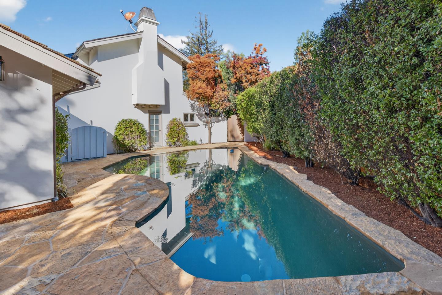 Detail Gallery Image 33 of 45 For 665 Belden Ct, Los Altos,  CA 94022 - 4 Beds | 2/1 Baths