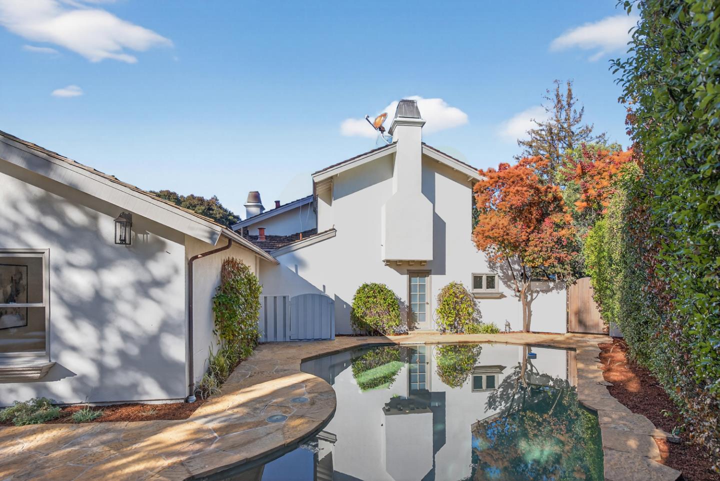 Detail Gallery Image 35 of 45 For 665 Belden Ct, Los Altos,  CA 94022 - 4 Beds | 2/1 Baths