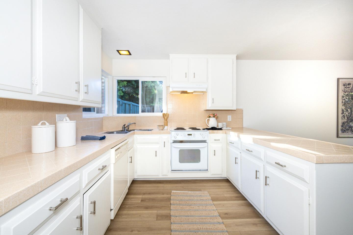 Detail Gallery Image 11 of 20 For 4148-4150 Byron St, Palo Alto,  CA 94306 - – Beds | – Baths