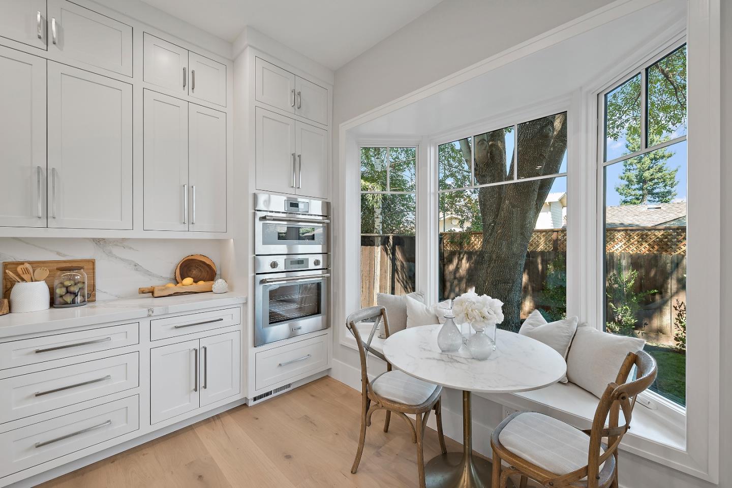 Detail Gallery Image 14 of 33 For 263 Belmont Ave, Redwood City,  CA 94061 - 5 Beds | 4/1 Baths