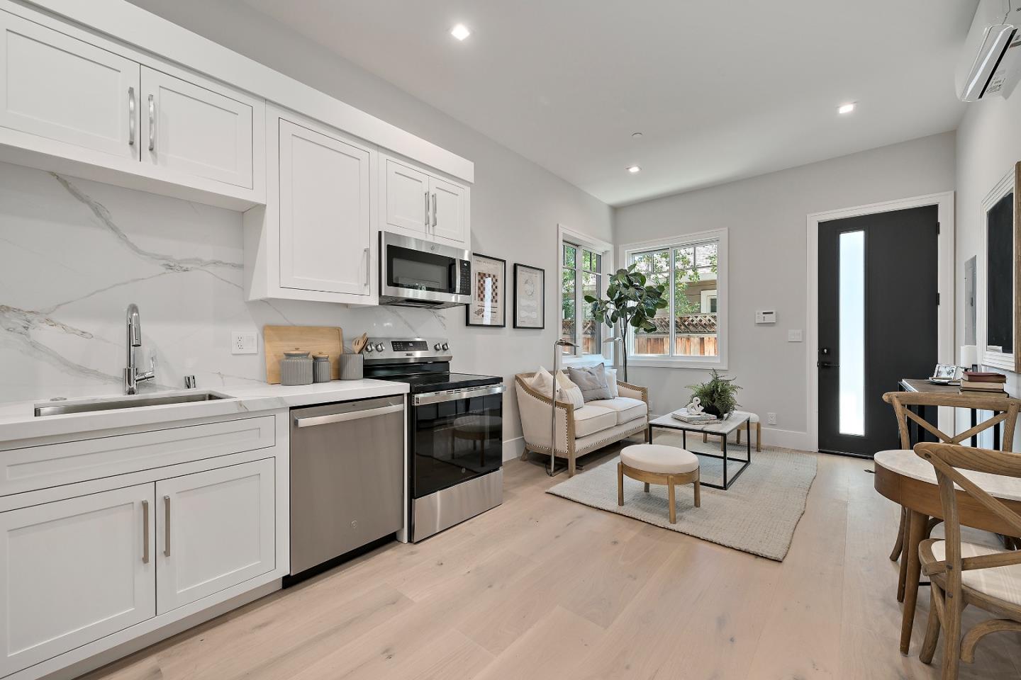 Detail Gallery Image 18 of 33 For 263 Belmont Ave, Redwood City,  CA 94061 - 5 Beds | 4/1 Baths