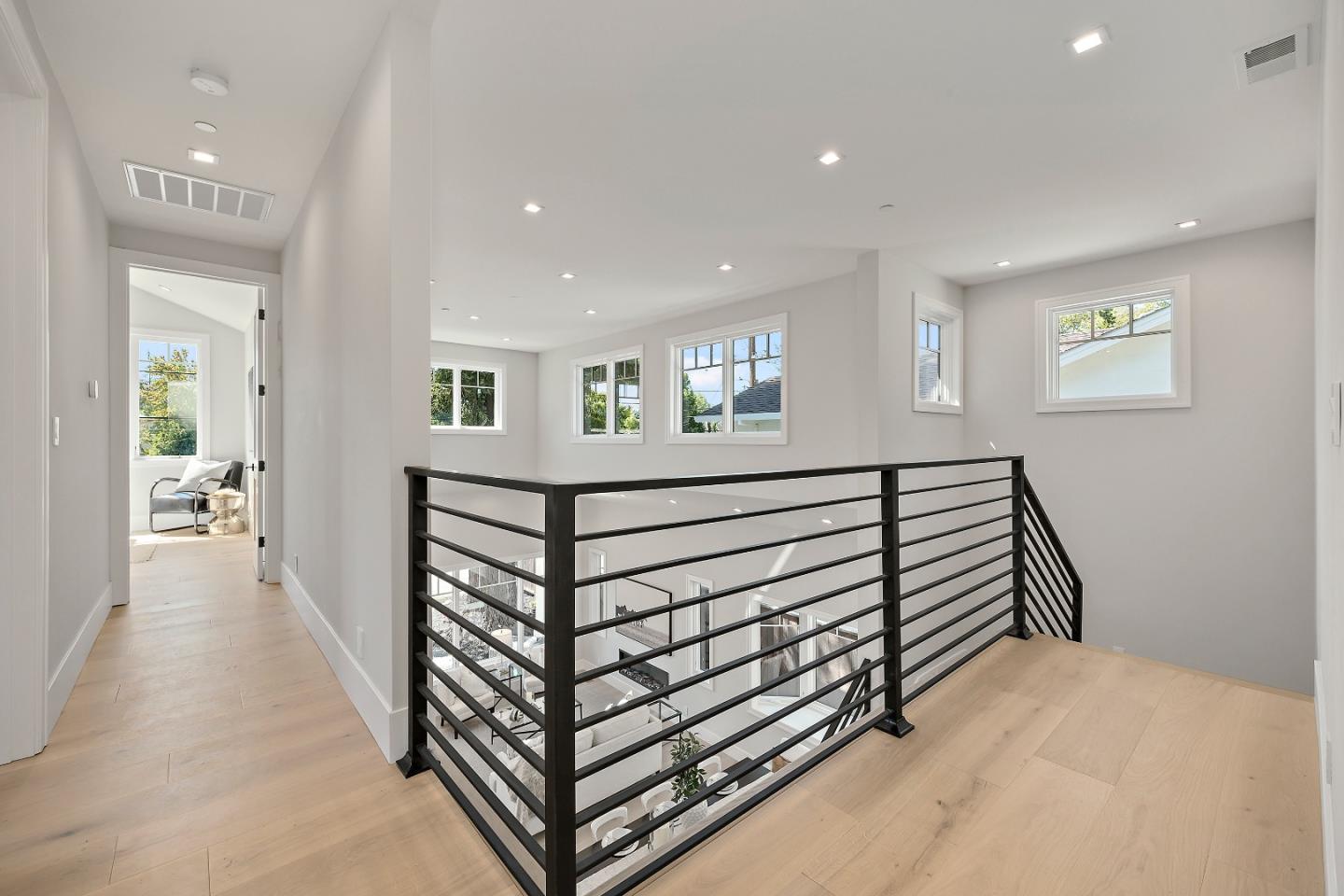 Detail Gallery Image 19 of 33 For 263 Belmont Ave, Redwood City,  CA 94061 - 5 Beds | 4/1 Baths